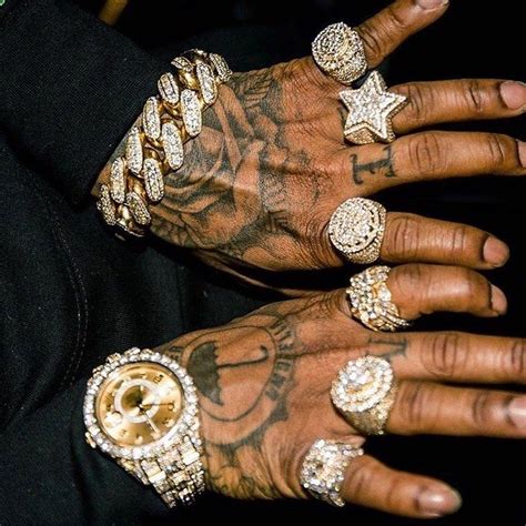 rappers wearing diamond rings